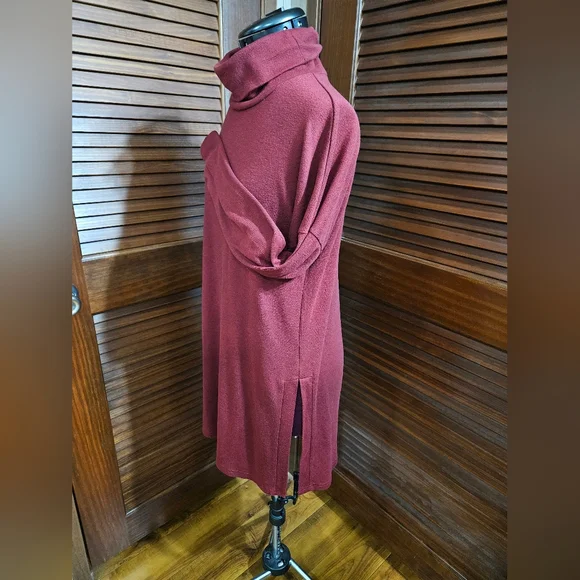 Womens Turtleneck Batwing Long Sleeve Hem Split Tunic - Picture 2 of 4